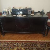 Vand mobila veche foarte bine intretinuta si de foarte buna calitate